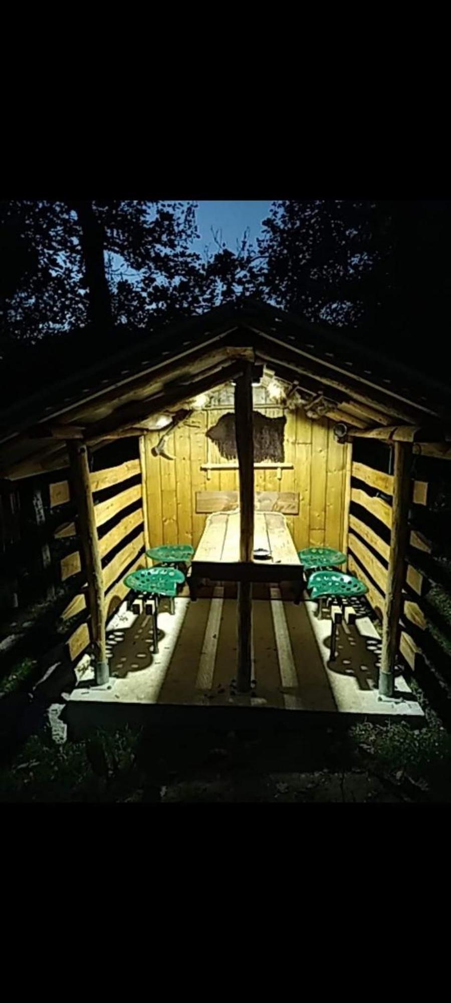 La Cabane Perchee Du Trappeur Écrainville Eksteriør billede