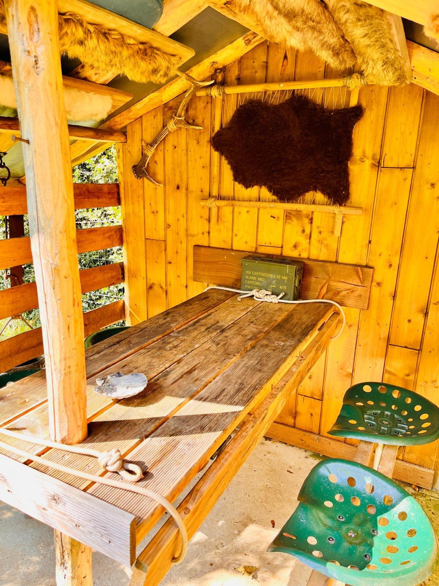 La Cabane Perchee Du Trappeur Écrainville Eksteriør billede