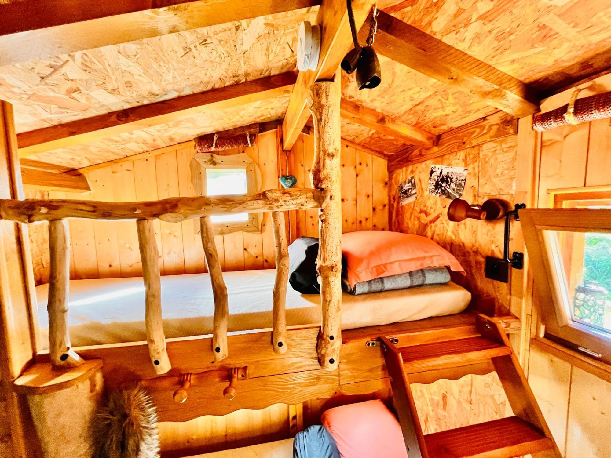La Cabane Perchee Du Trappeur Écrainville Eksteriør billede